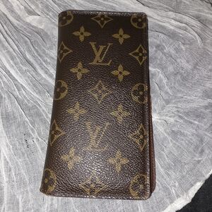 Authentic Louis Vuitton Brown Monogram Wallet